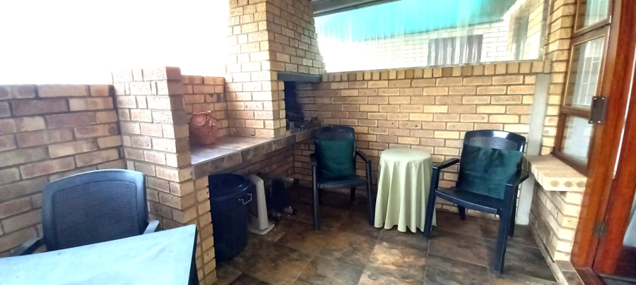 To Let 2 Bedroom Property for Rent in Strelitzia Park Eastern Cape